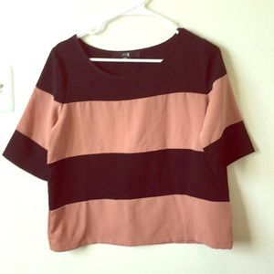 Cute striped top!